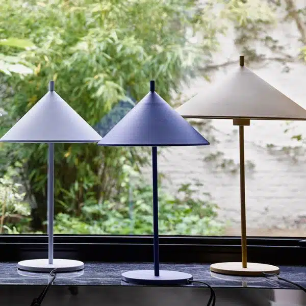 HKLIVING - Candeeiro de Mesa - Metal Triangle L Matt Lilac 3 HK Living - Candeeiro de Mesa - Metal Triangle