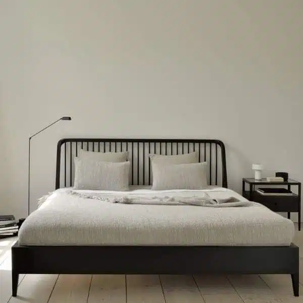 Ethnicraft - Cama de Casal - Oak Black Spindle 3 Ethnicraft Spindle Bed Black Oak