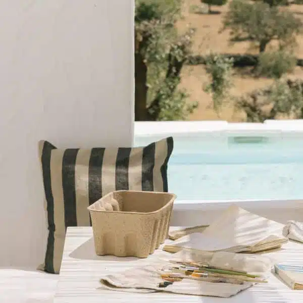 Ferm Living - Almofada - Grand Sand/Black 2 Ferm Living Grand Cushion Sand_Black