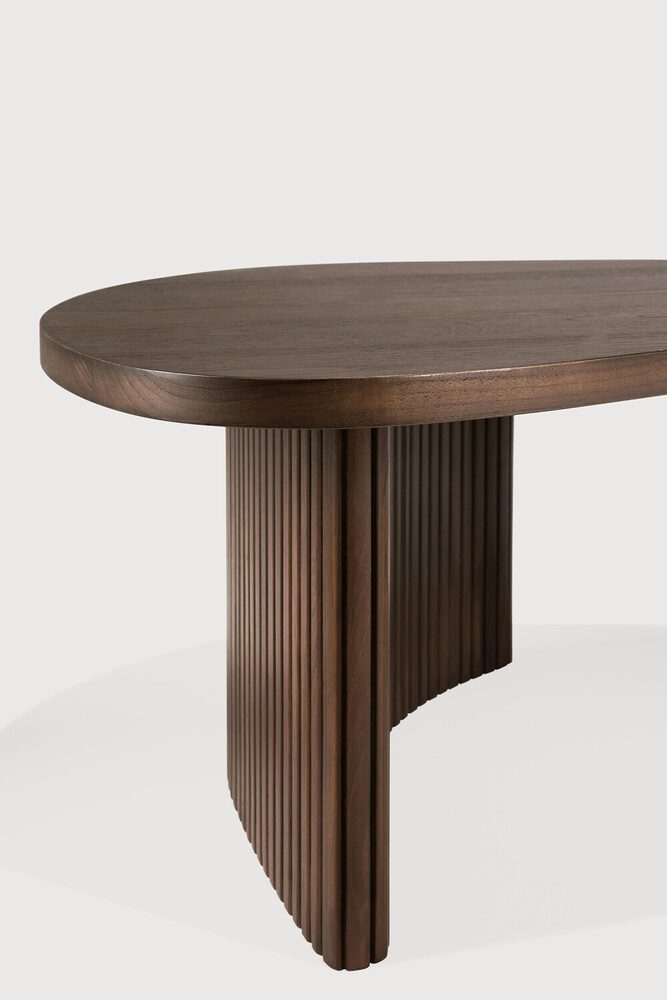 Ethnicraft - Mesa de centro - Boomerang 6 Mesa de centro Boomerang da marca Ethnicraft em madeira de Teca com acabamento castanho